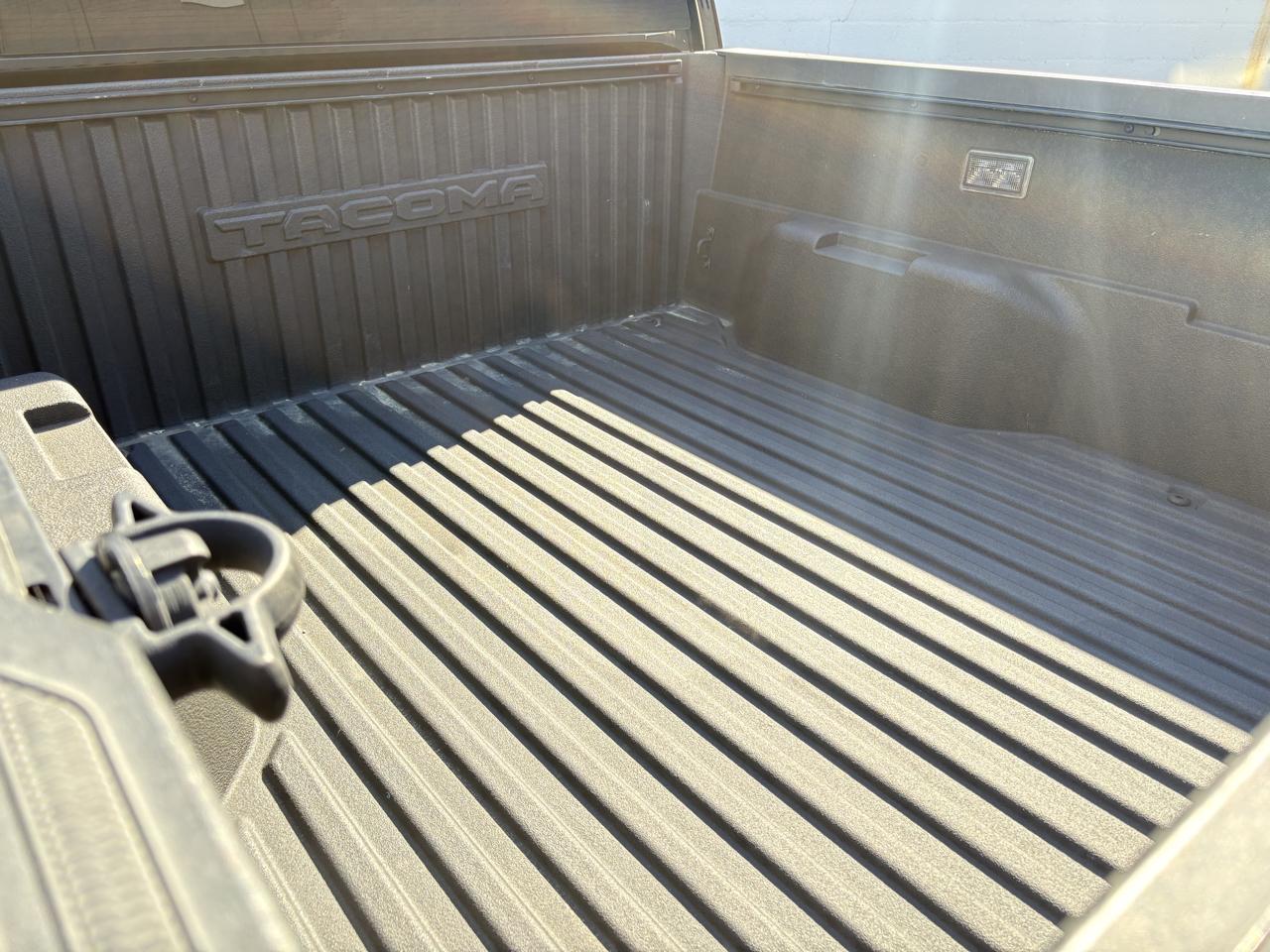 Toyota Tacoma 4WD SR5 Double Cab 5' Bed AT (Natl) 2024