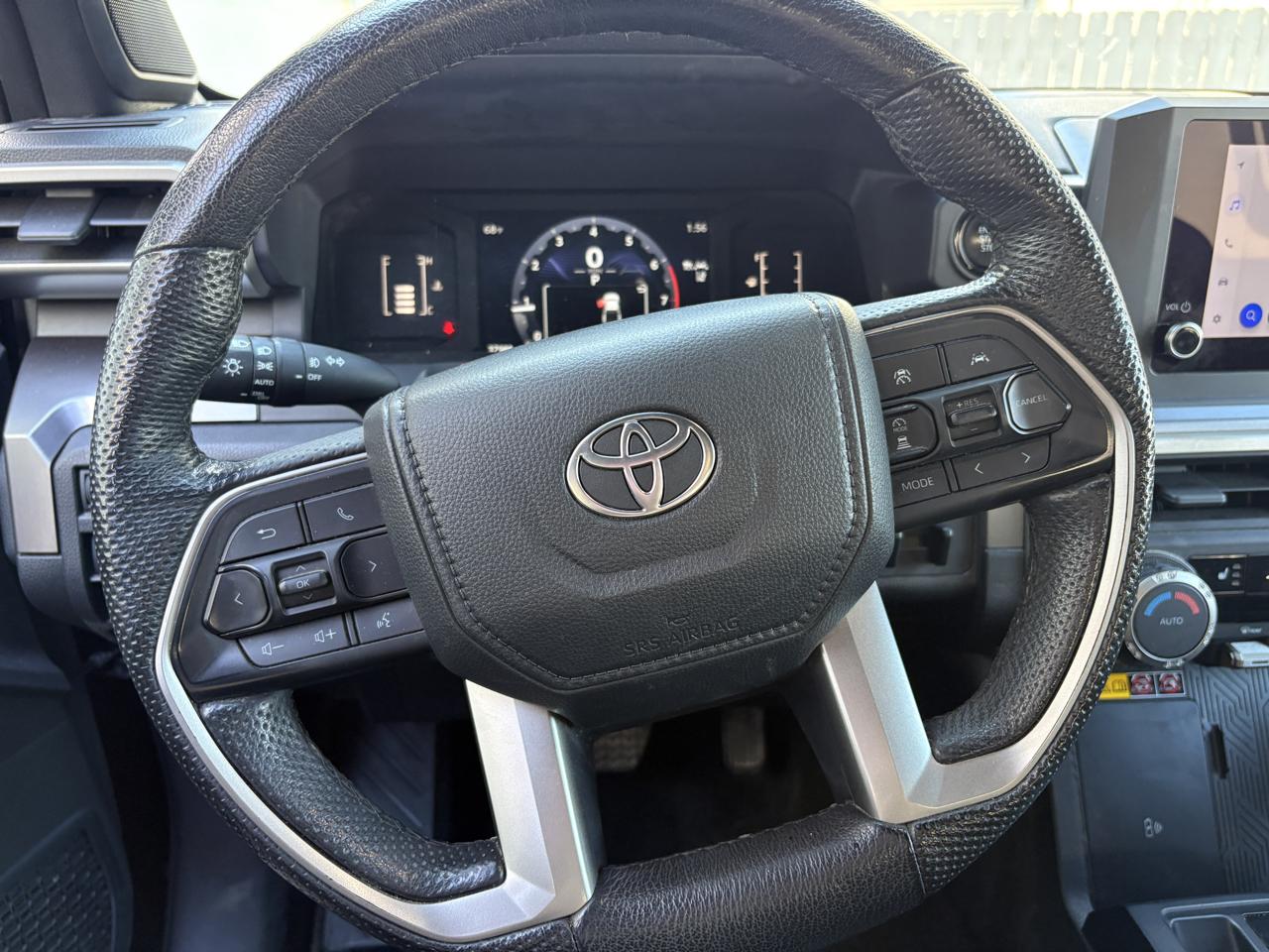 Toyota Tacoma 4WD SR5 Double Cab 5' Bed AT (Natl) 2024
