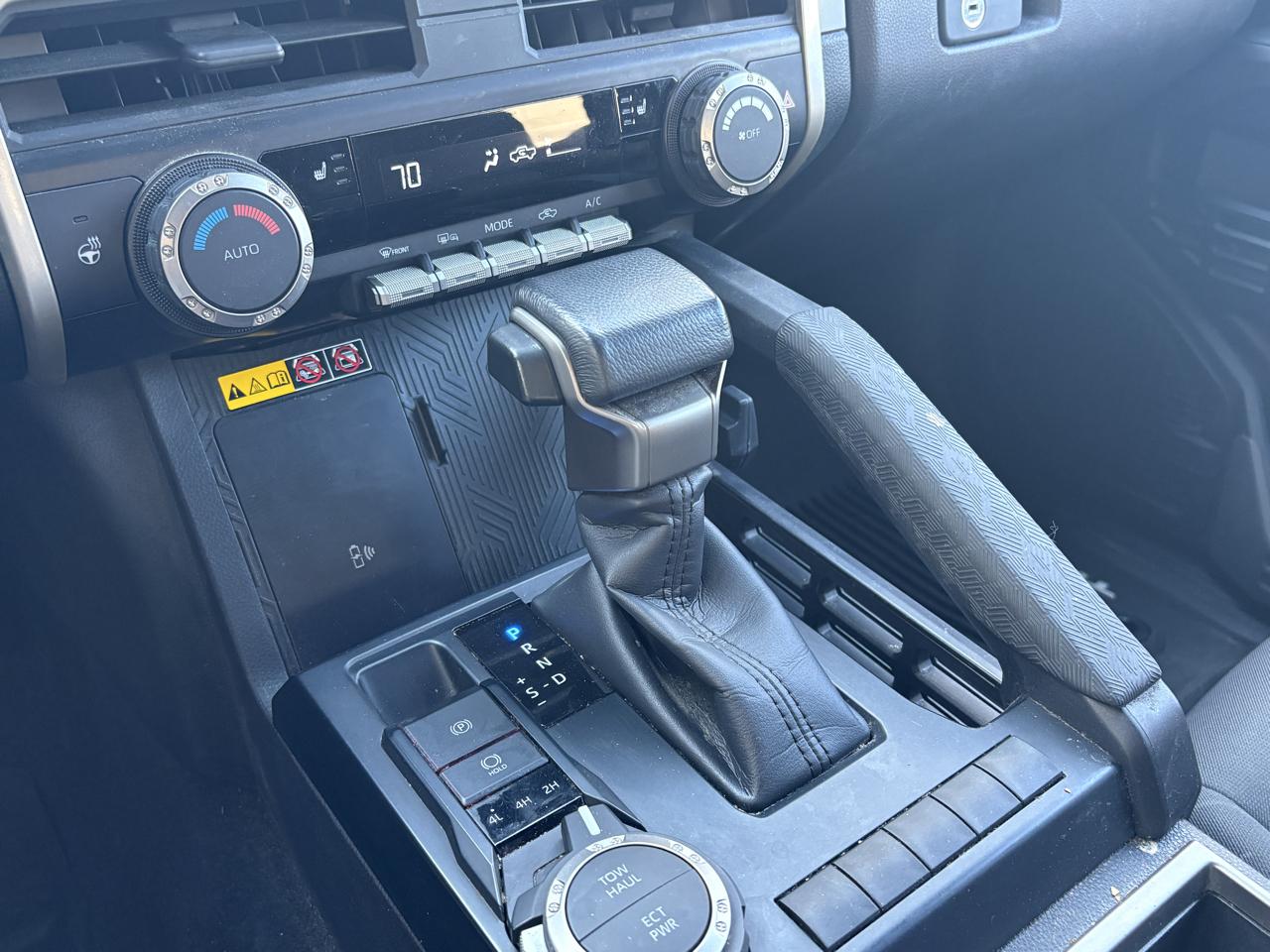 Toyota Tacoma 4WD SR5 Double Cab 5' Bed AT (Natl) 2024