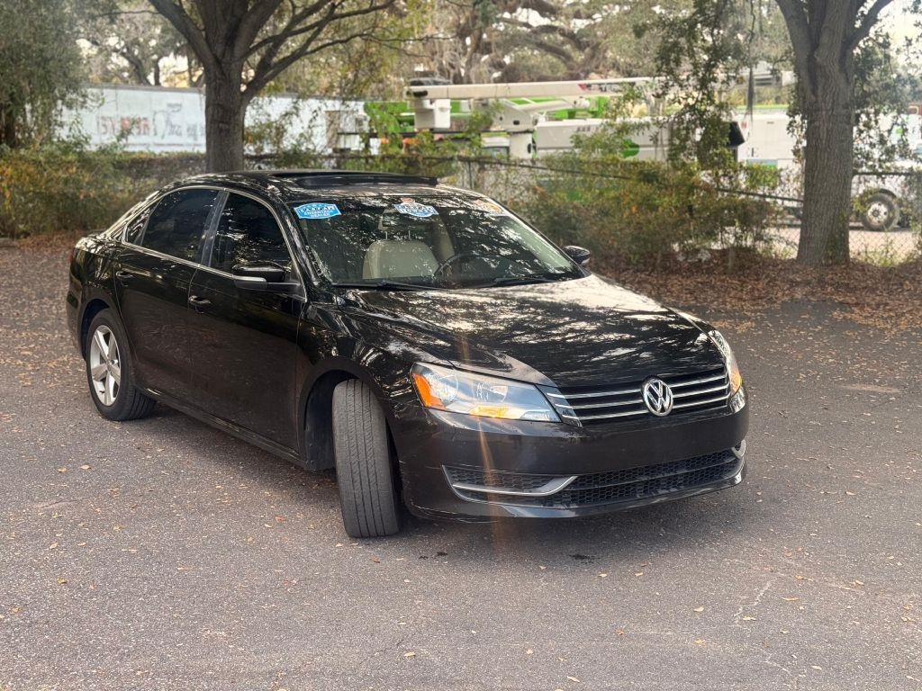2013 Volkswagen Passat SE photo 3