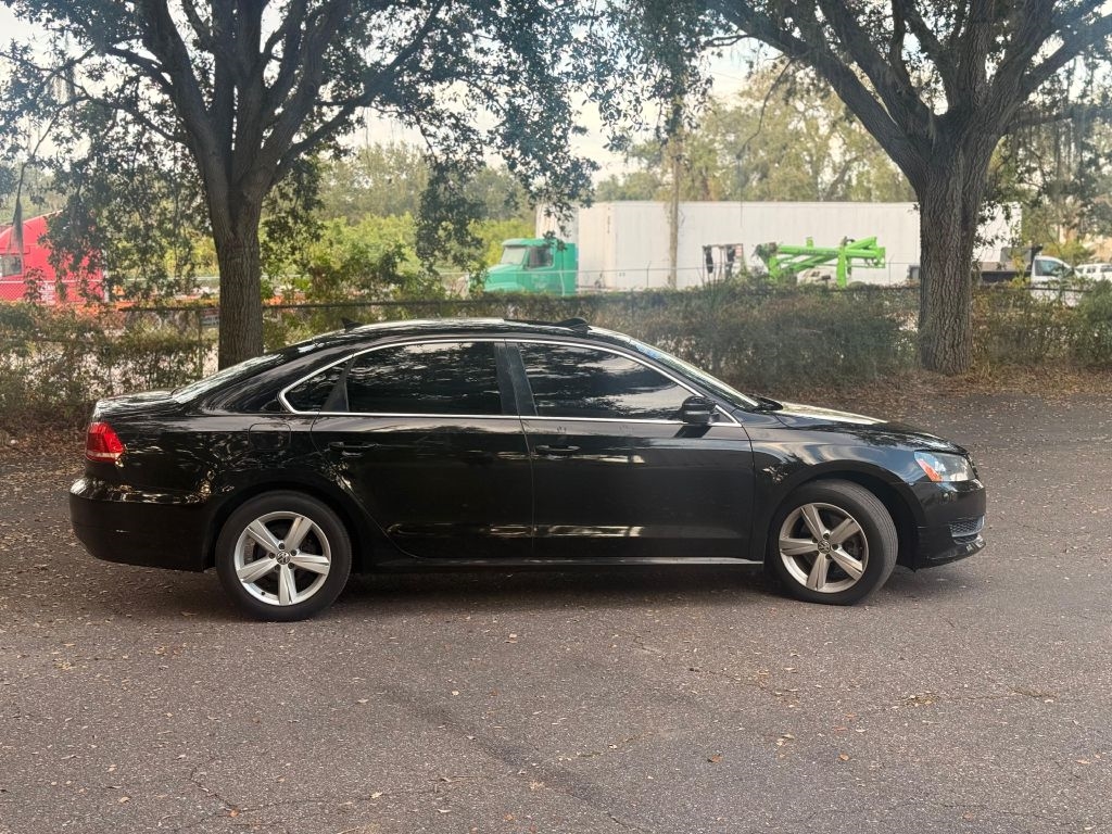 2013 Volkswagen Passat SE photo 4