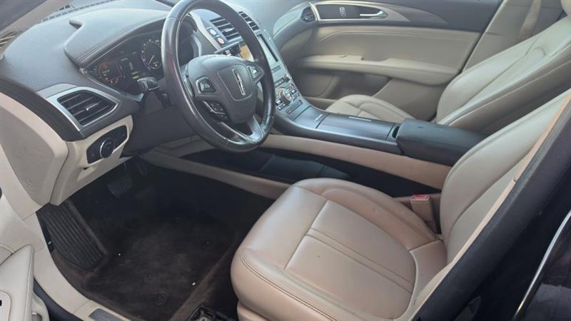 Lincoln MKZ photo 8