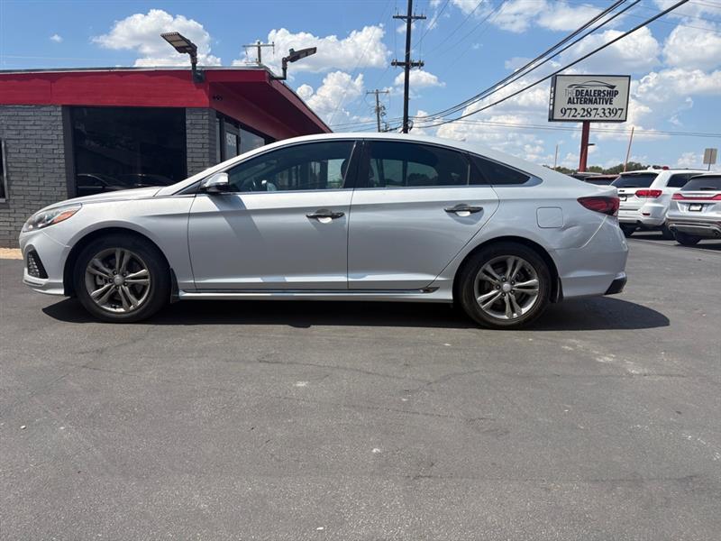 Hyundai Sonata photo 2
