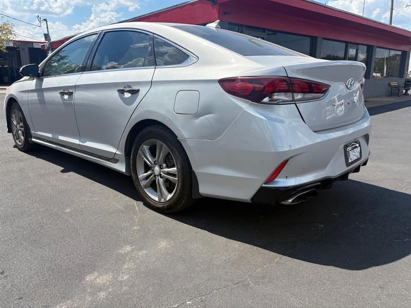 Hyundai Sonata photo 3