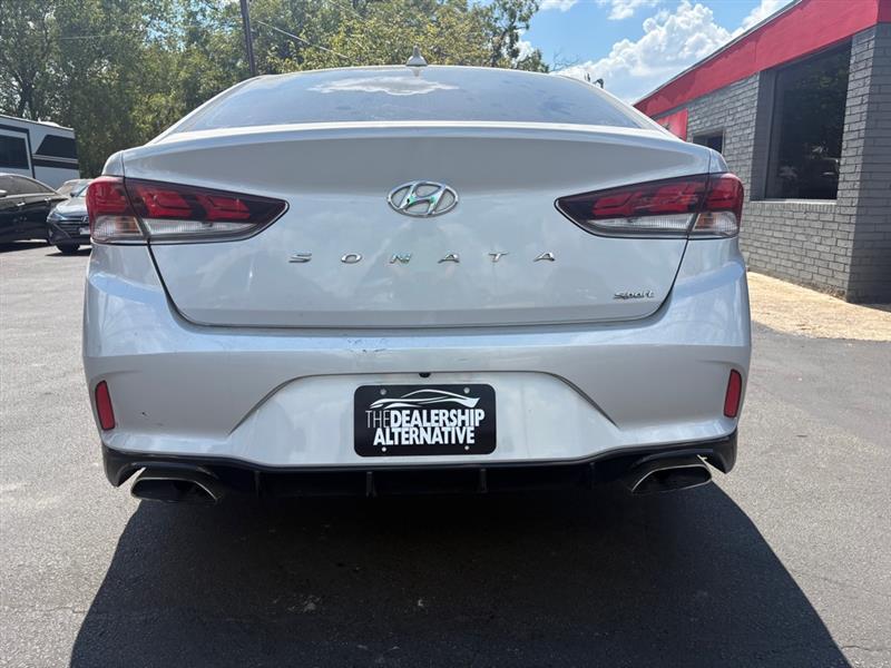Hyundai Sonata photo 4