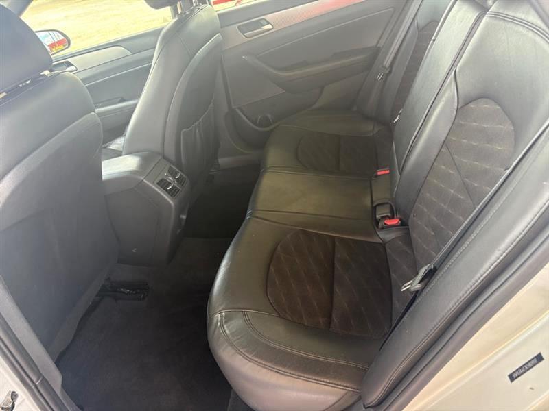 Hyundai Sonata photo 10