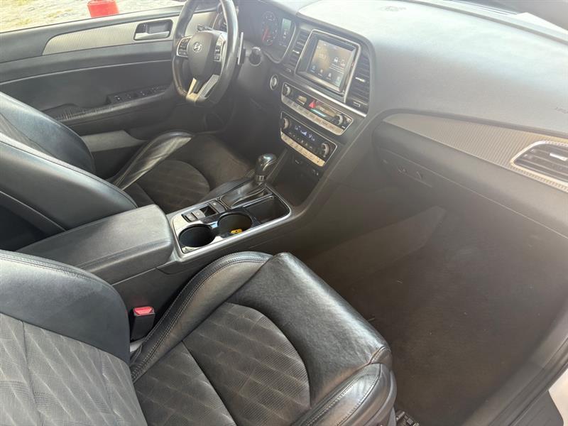 Hyundai Sonata photo 13