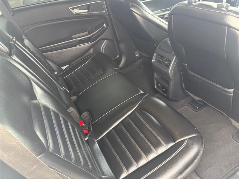 Ford Edge photo 10
