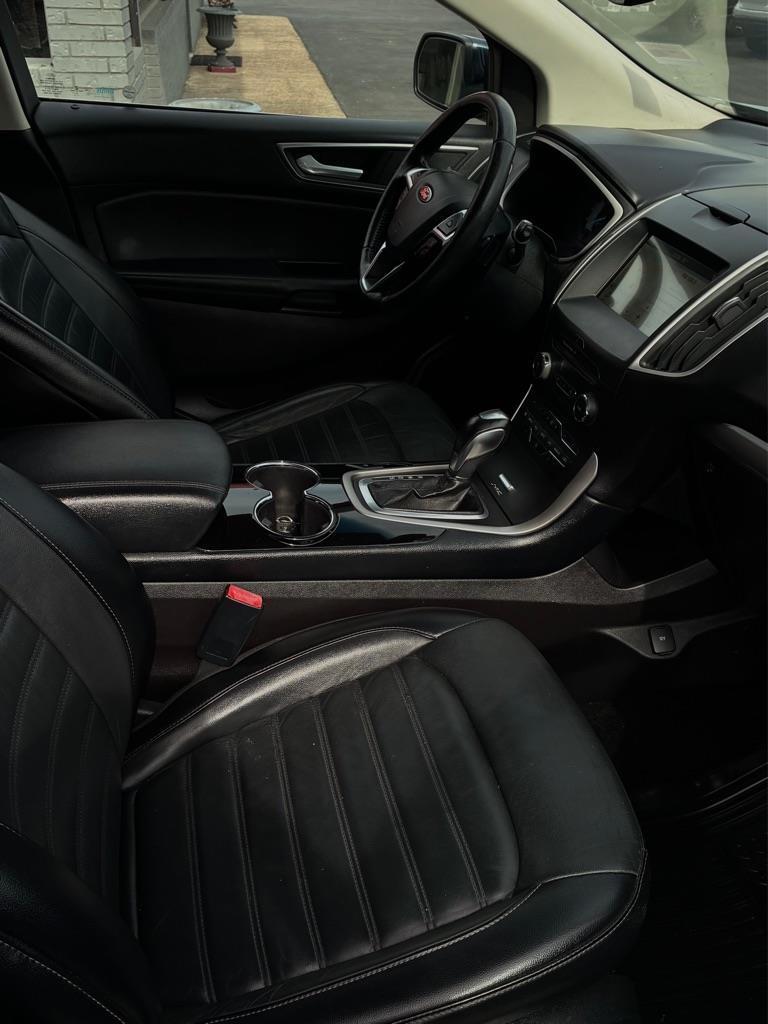 Ford Edge photo 7
