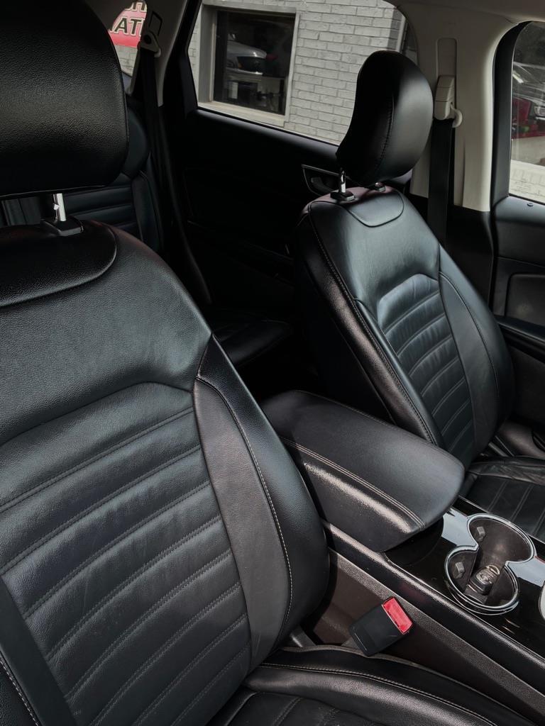 Ford Edge photo 8