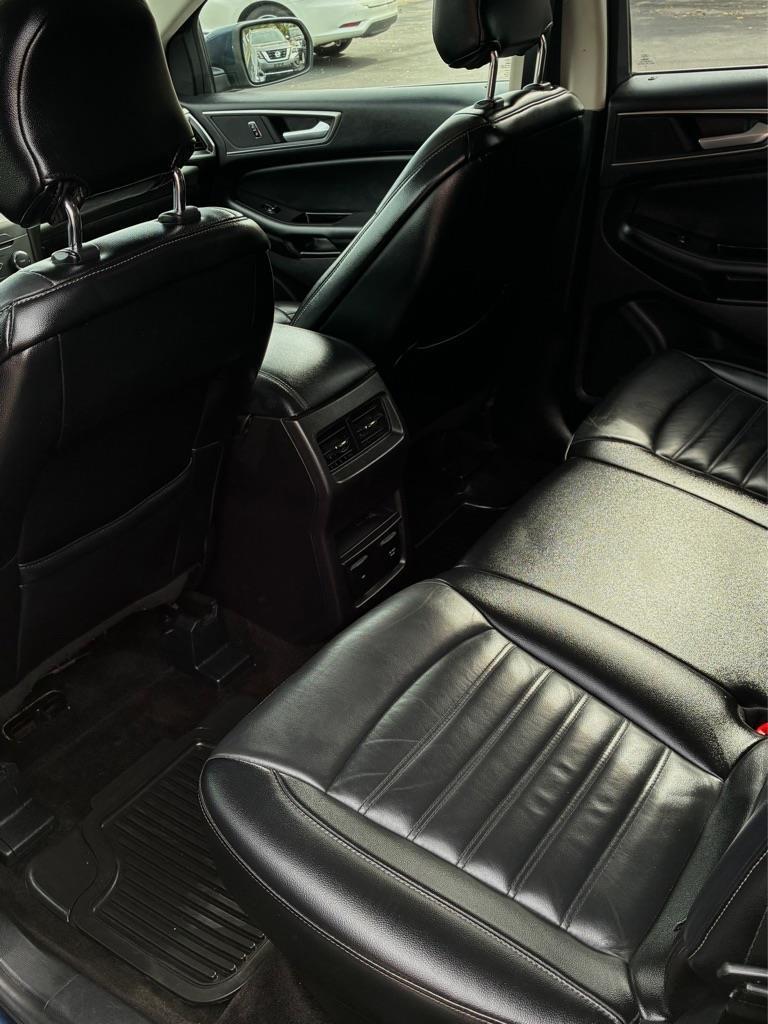 Ford Edge photo 9