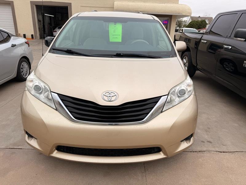 2013 Toyota Sienna LE FWD 8-Passenger V6