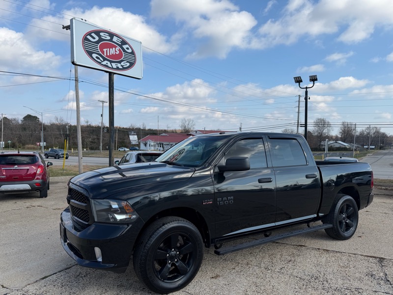2016 RAM 1500 Express 4x4 Crew Cab 5'7" Box