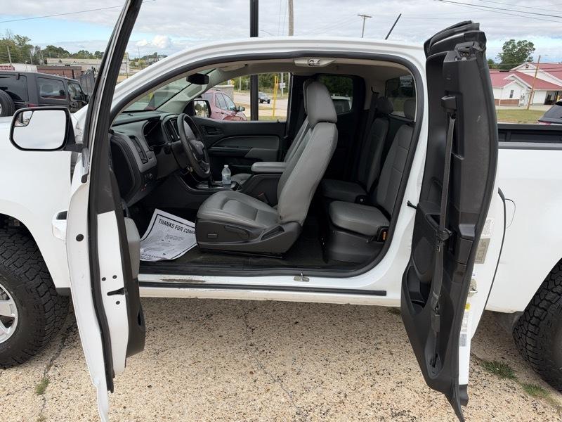 Chevrolet Colorado photo 14