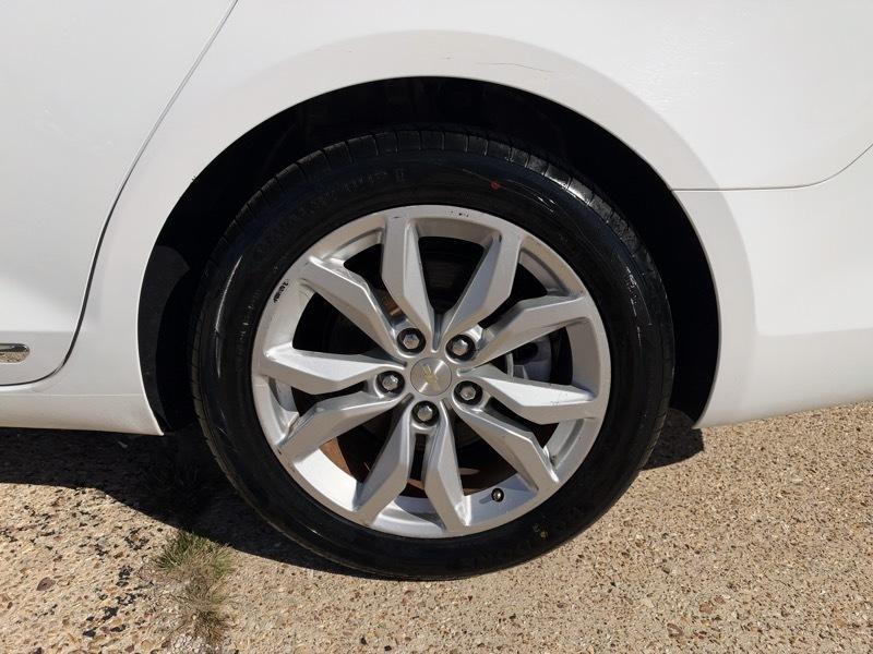 Buick LaCrosse photo 6