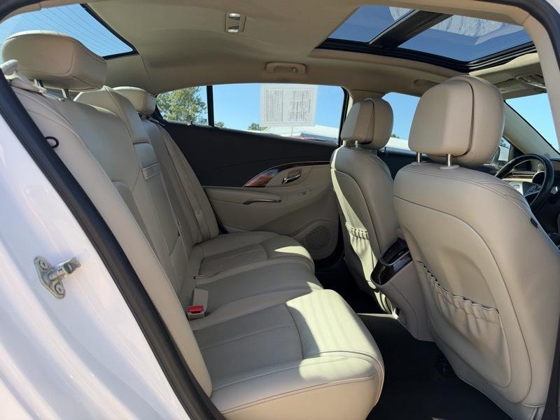 Buick LaCrosse photo 7