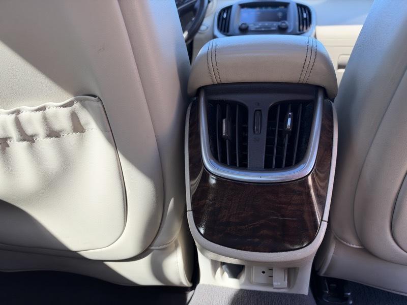 Buick LaCrosse photo 9