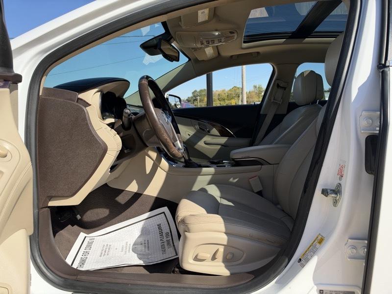 Buick LaCrosse photo 14