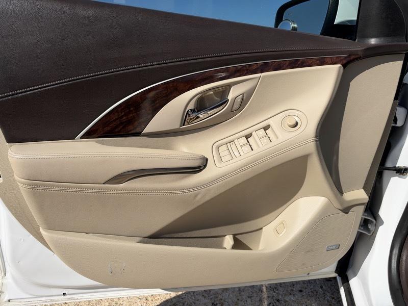 Buick LaCrosse photo 15