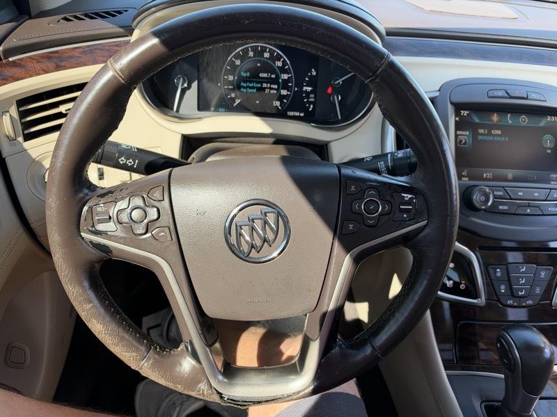 Buick LaCrosse photo 18