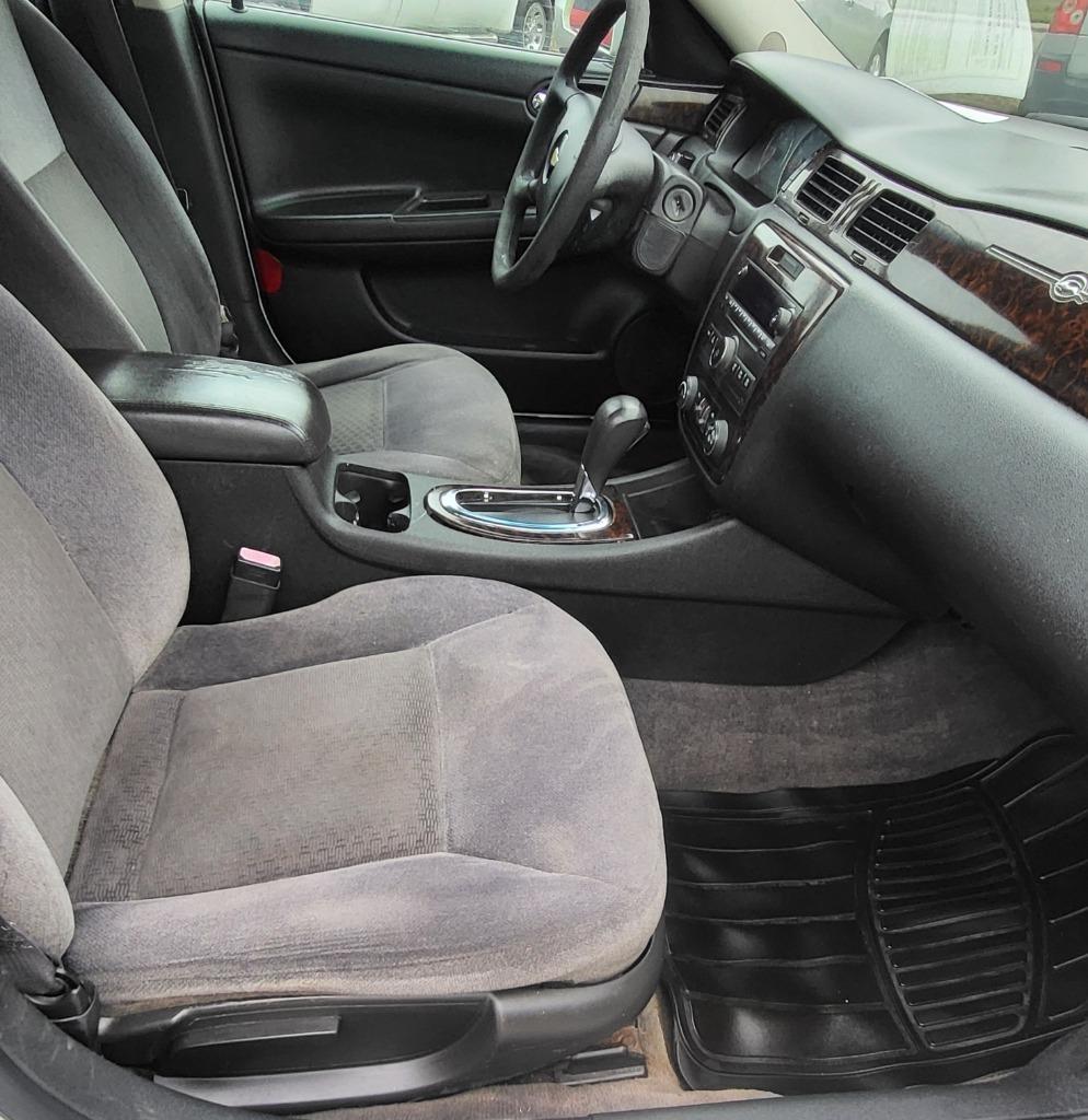 Chevrolet Impala Limited photo 8