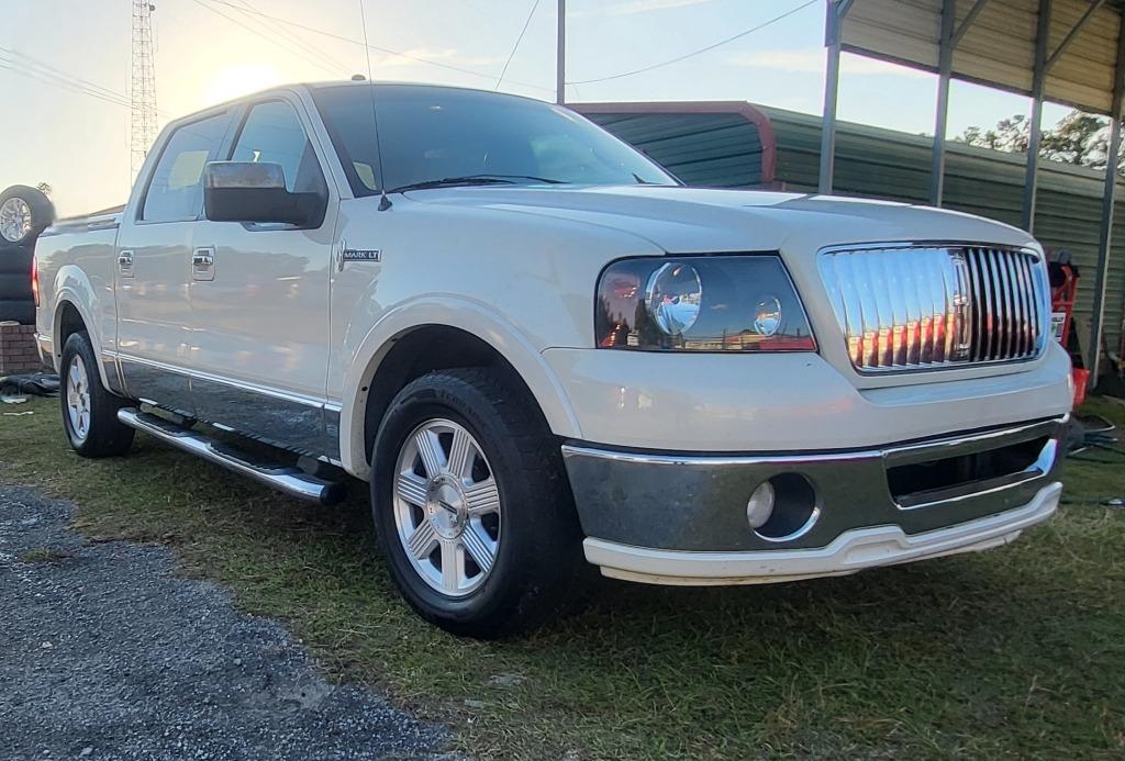 2006 Lincoln Mark LT 2WD