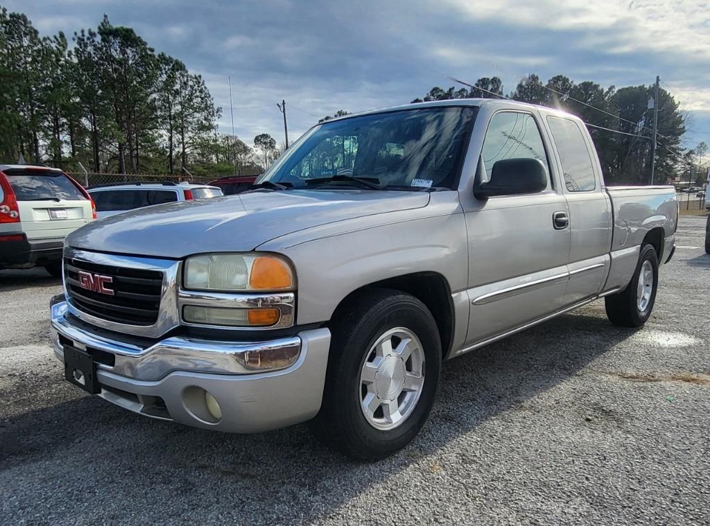 2004 GMC Sierra 1500 SLE Ext. Cab Long Bed 2WD