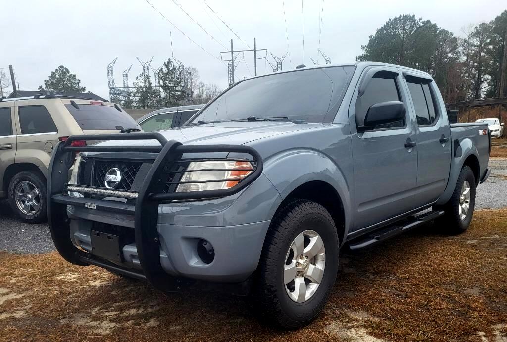 2013 Nissan Frontier SL's photo