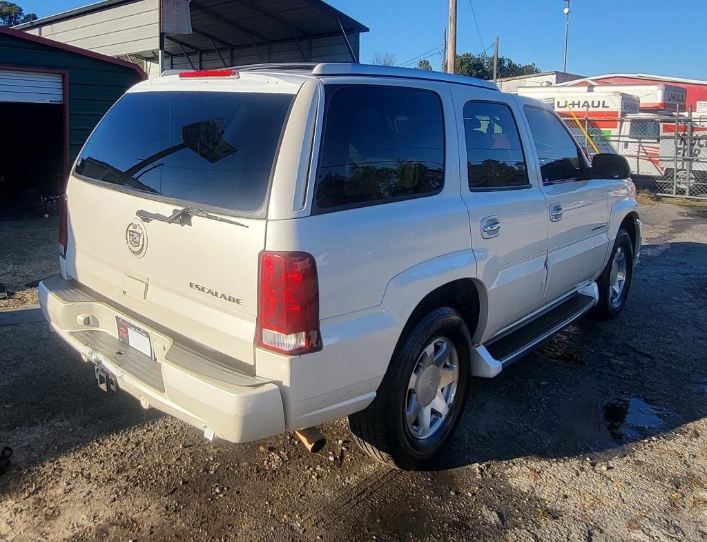Cadillac Escalade 2WD 2003