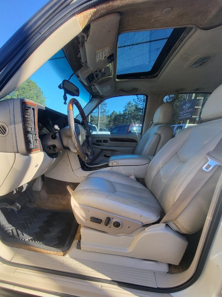 Cadillac Escalade 2WD 2003