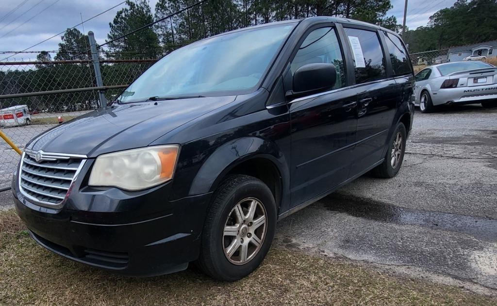 2010 Chrysler Town & Country Voyager