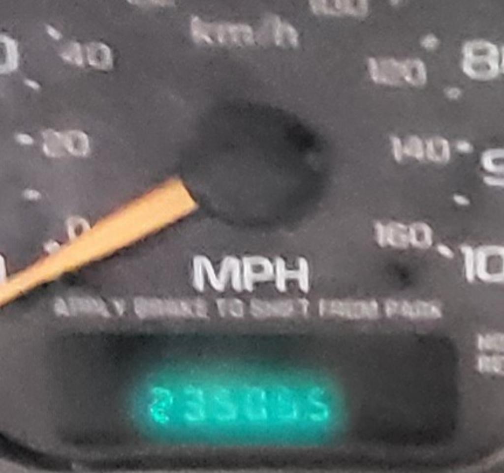 Chevrolet Avalanche 1500 4WD 2002