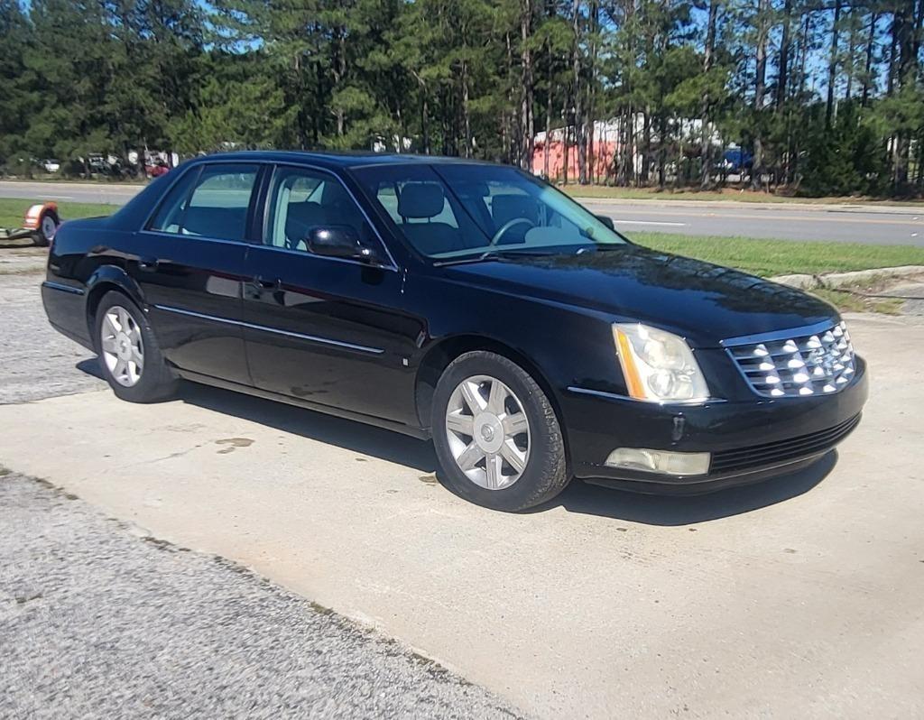 Cadillac DTS Sedan 2007