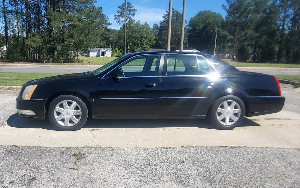 Cadillac DTS Sedan 2007