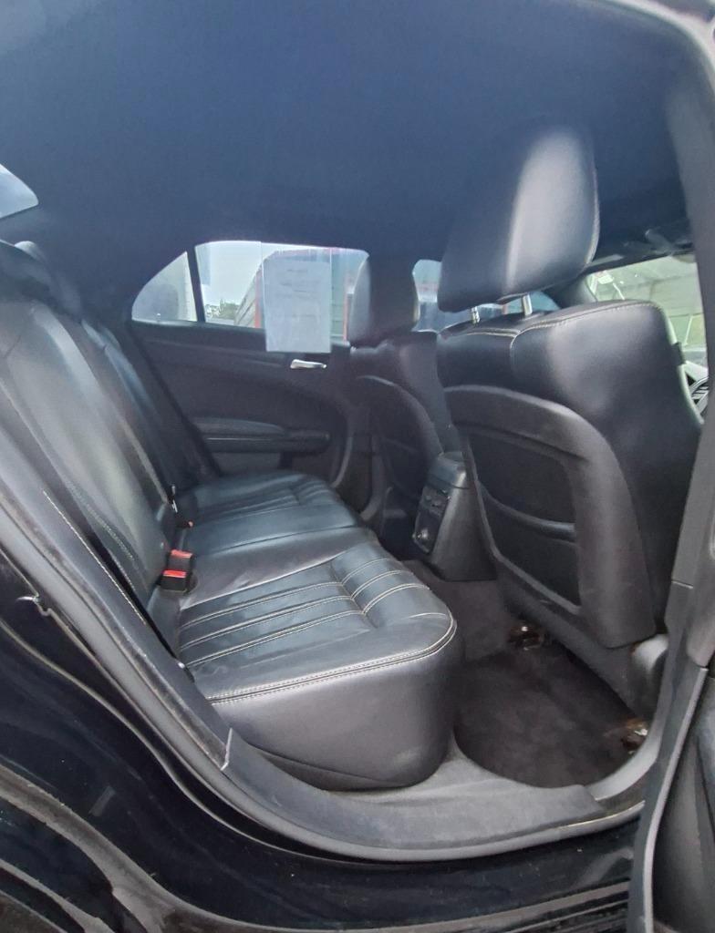Chrysler 300 photo 10