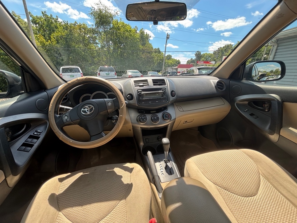 Toyota RAV4 Base I4 2WD 2012 Toyota RAV4 Base I4 2WD 2012