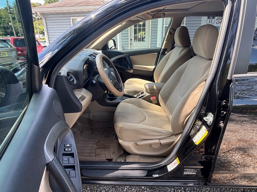 Toyota RAV4 Base I4 2WD 2012 Toyota RAV4 Base I4 2WD 2012