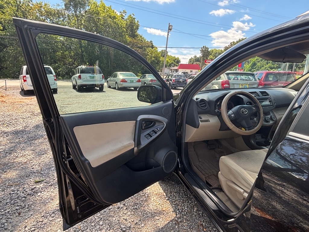 Toyota RAV4 Base I4 2WD 2012 Toyota RAV4 Base I4 2WD 2012