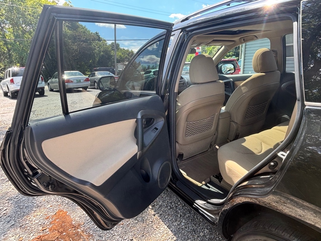 Toyota RAV4 Base I4 2WD 2012 Toyota RAV4 Base I4 2WD 2012