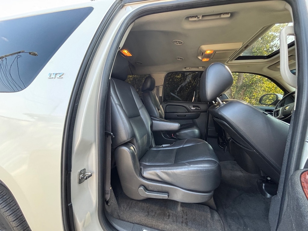 Chevrolet Suburban LTZ 1500 4WD 2011 Chevrolet Suburban LTZ 1500 4WD 2011