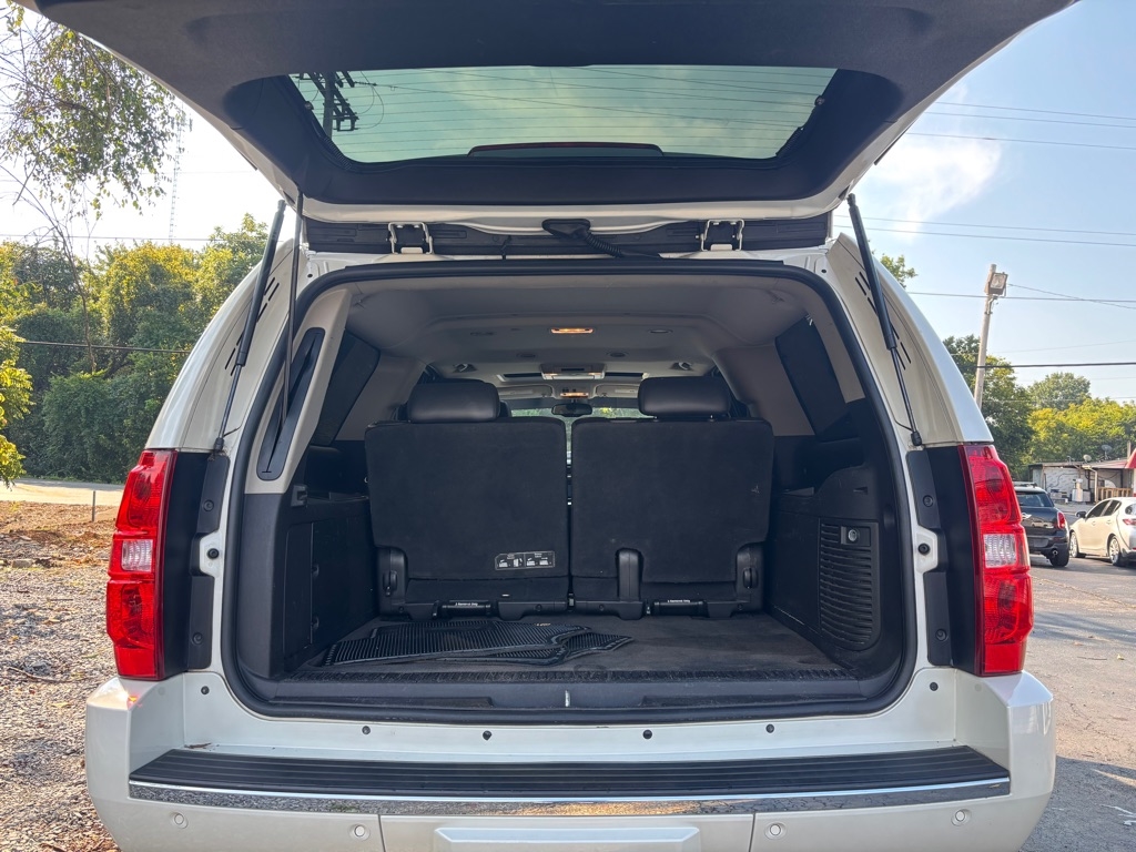 Chevrolet Suburban LTZ 1500 4WD 2011 Chevrolet Suburban LTZ 1500 4WD 2011