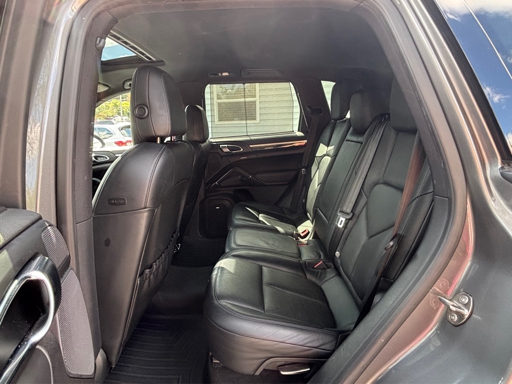 Porsche Cayenne Base 2013 Porsche Cayenne Base 2013