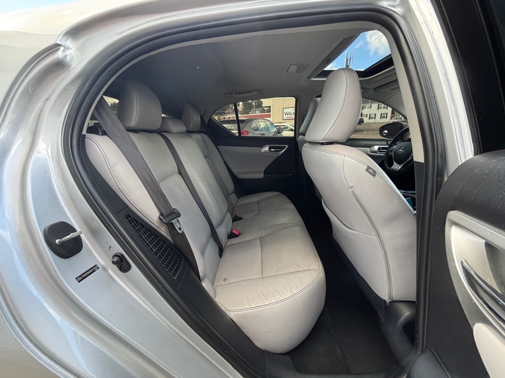 Lexus CT 200h Base 2013 Lexus CT 200h Base 2013