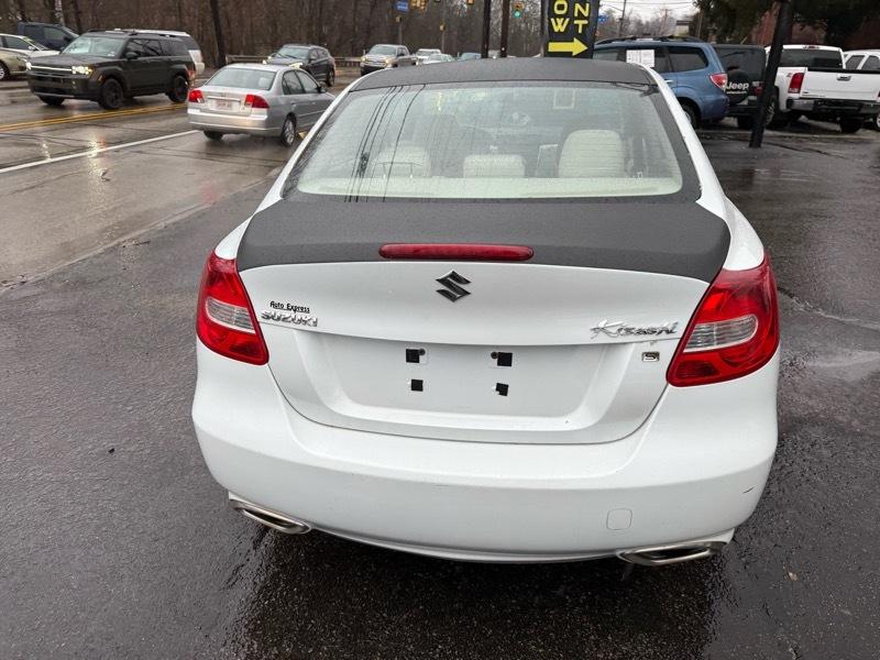 Suzuki Kizashi S 2010