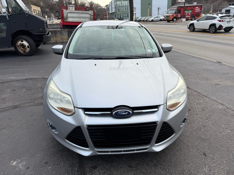 Ford Focus SE 2012