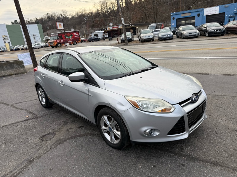 Ford Focus SE 2012