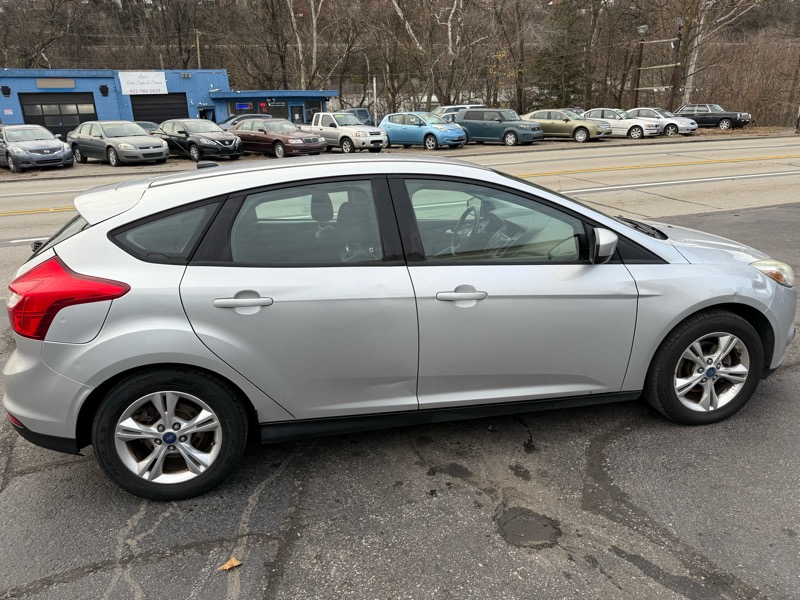 Ford Focus SE 2012
