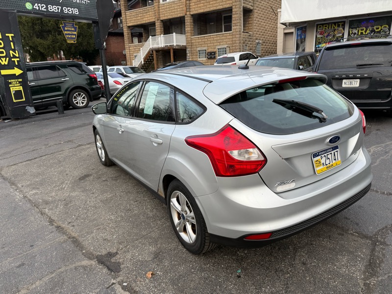 Ford Focus SE 2012