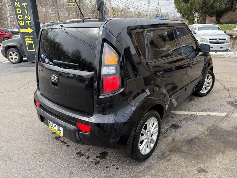 Kia Soul + 2010
