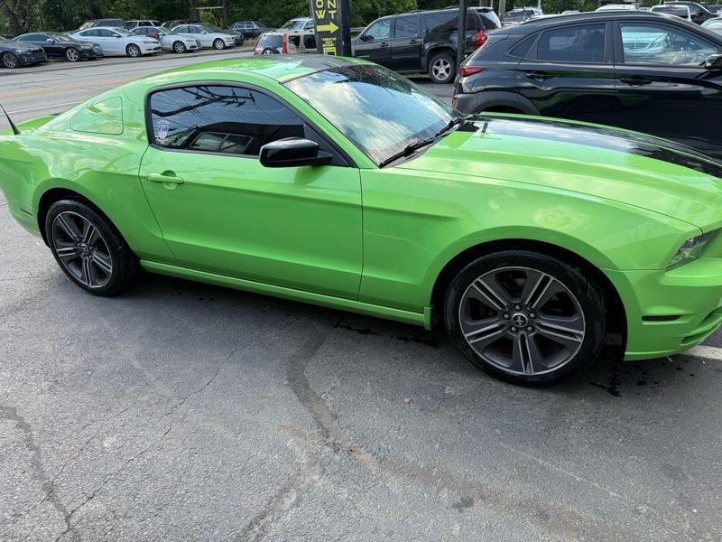 Ford Mustang V6 Coupe 2013